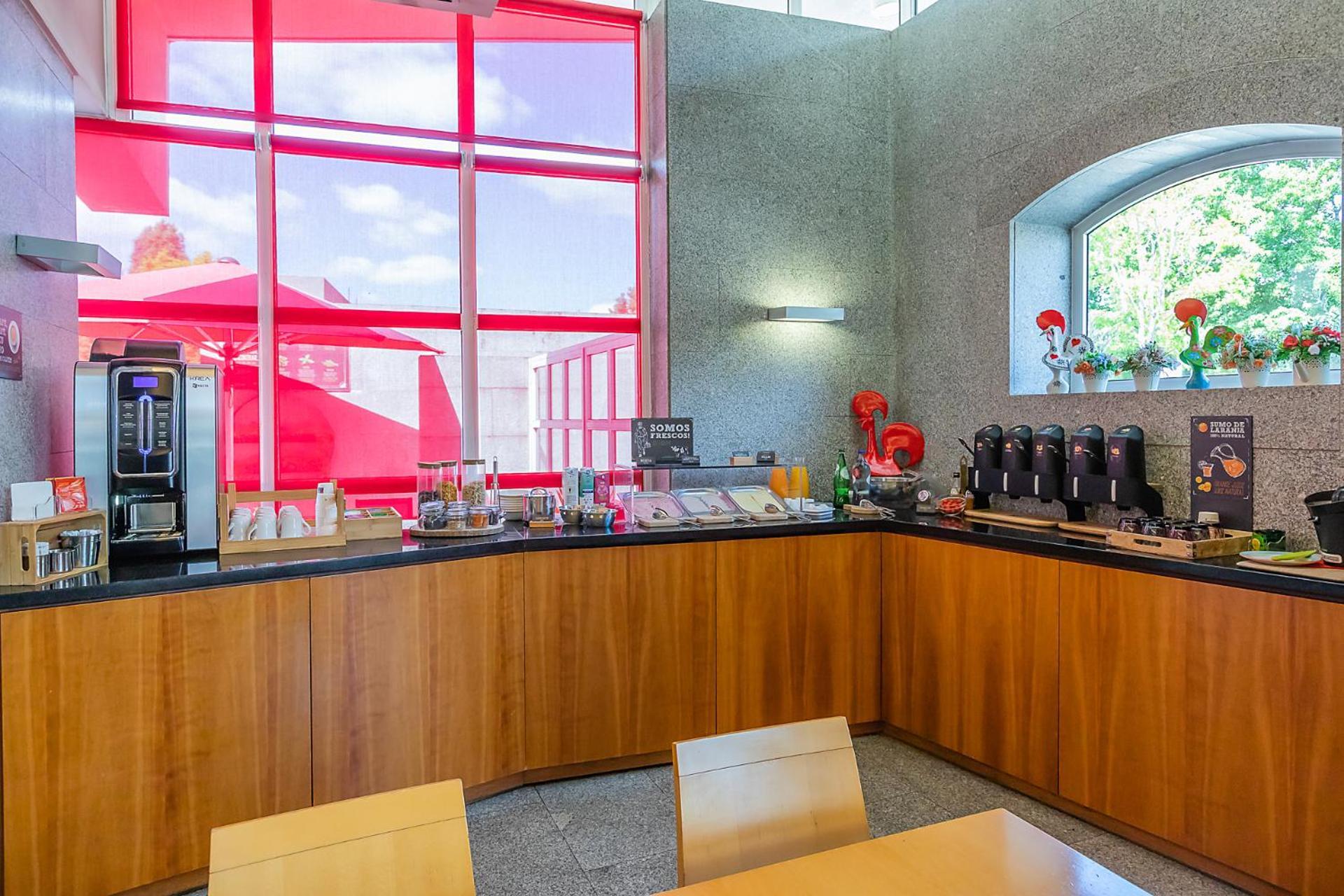 Hotel Ibis Guimaraes Exterior photo